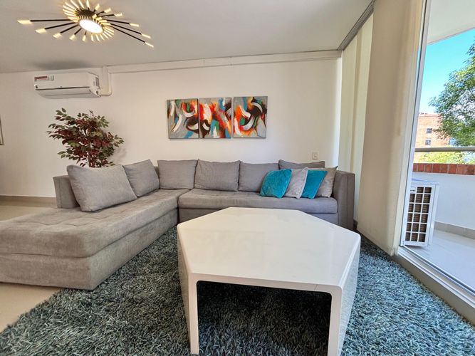 Apartamento de 2 alcobas en arriendo en El Poblado, Medellín, 80 m² · foto 3 de 20
