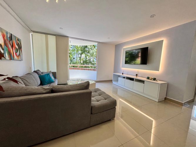 Apartamento de 2 alcobas en arriendo en El Poblado, Medellín, 80 m² · foto 4 de 20