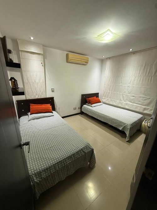 Casa de 5 alcobas en venta en El Castillo, Jamundí, 251 m² · foto 3 de 24