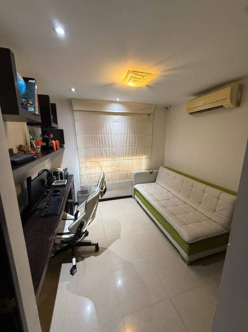 Casa de 5 alcobas en venta en El Castillo, Jamundí, 251 m² · foto 5 de 24