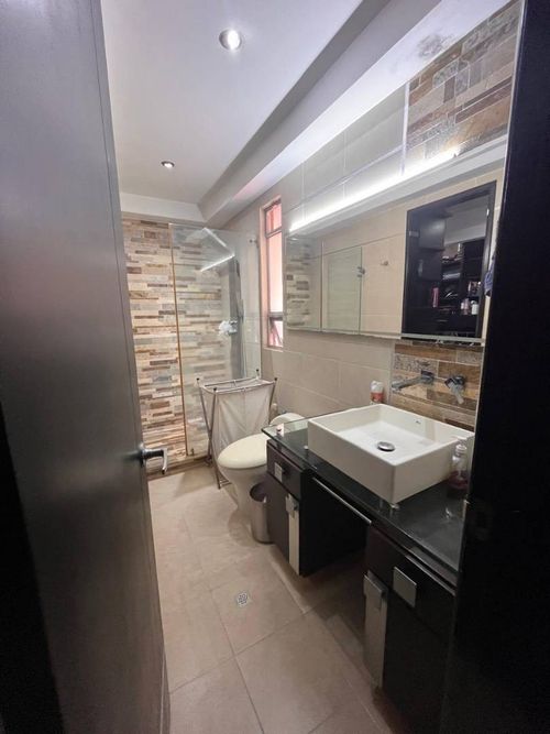 Casa de 5 alcobas en venta en El Castillo, Jamundí, 251 m² · foto 8 de 24