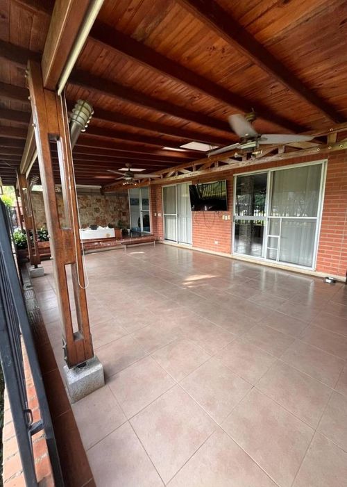 Casa de 5 alcobas en venta en El Castillo, Jamundí, 251 m² · foto 12 de 24