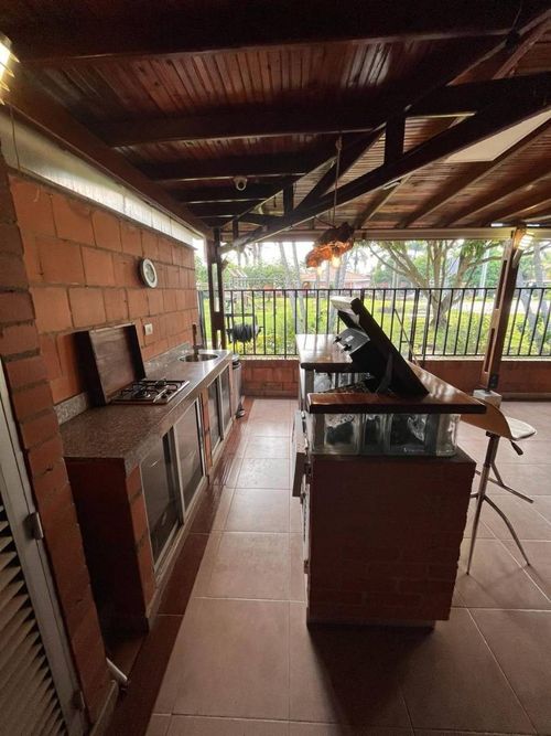 Casa de 5 alcobas en venta en El Castillo, Jamundí, 251 m² · foto 14 de 24