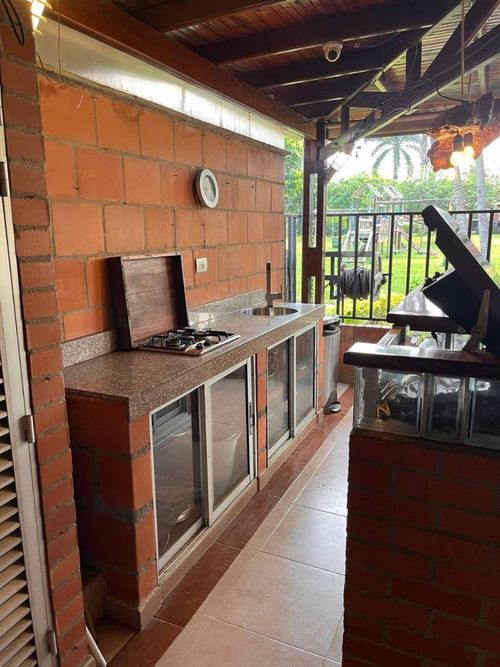 Casa de 5 alcobas en venta en El Castillo, Jamundí, 251 m² · foto 16 de 24