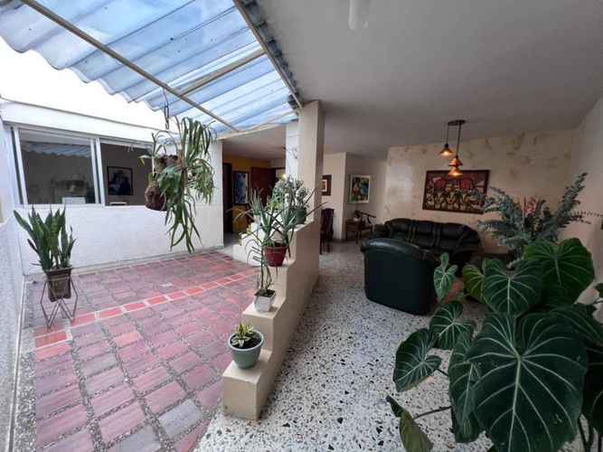 Casa de 4 alcobas en venta en Belén Rosales, Medellín, 179 m² · foto 2 de 24