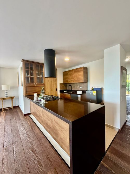 Apartamento de 3 alcobas en venta en Los Salados, El Retiro, 184 m² · foto 2 de 21