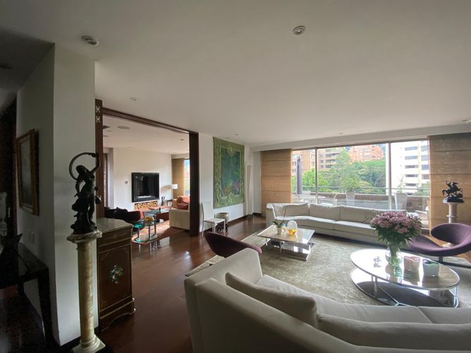 Apartamento de 4 alcobas en venta en Chico Norte, Bogotá, 585 m² · foto 6 de 24