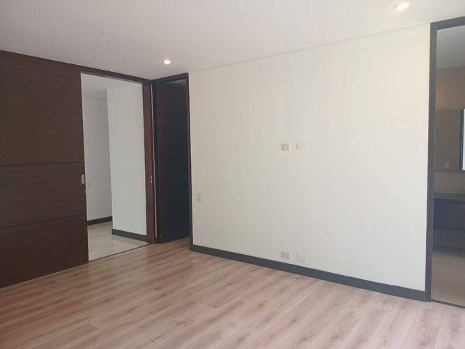 Apartamento de 3 alcobas en arriendo en El Poblado, Medellín, 220 m² · foto 12 de 20
