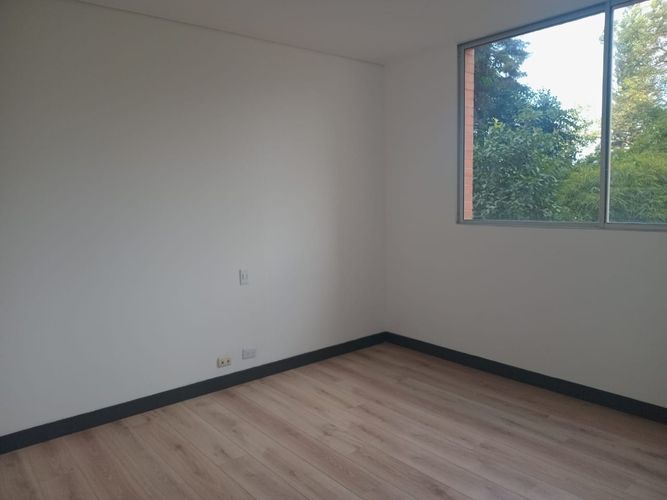 Apartamento de 3 alcobas en arriendo en El Poblado, Medellín, 220 m² · foto 13 de 20