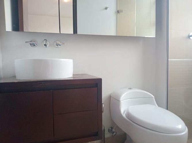 Apartamento de 3 alcobas en arriendo en El Poblado, Medellín, 220 m² · foto 18 de 20
