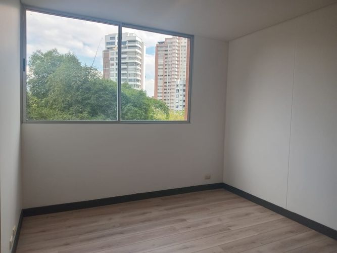 Apartamento de 3 alcobas en arriendo en El Poblado, Medellín, 220 m² · foto 16 de 20