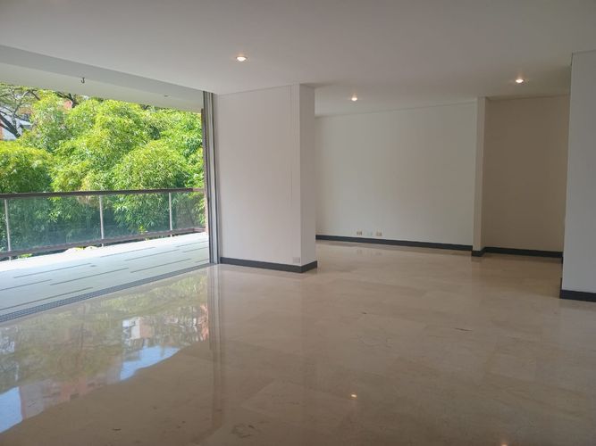 Apartamento de 3 alcobas en arriendo en El Poblado, Medellín, 220 m² · foto 7 de 20
