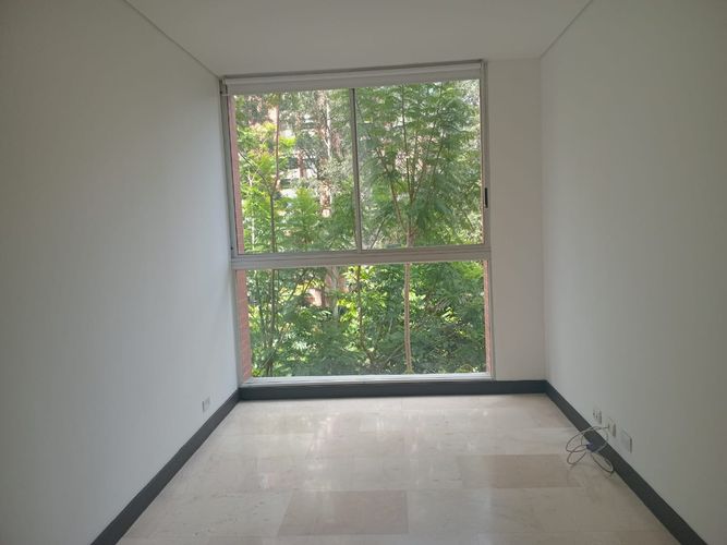 Apartamento de 3 alcobas en arriendo en El Poblado, Medellín, 220 m² · foto 6 de 20