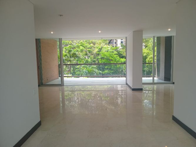 Apartamento de 3 alcobas en arriendo en El Poblado, Medellín, 220 m² · foto 5 de 20