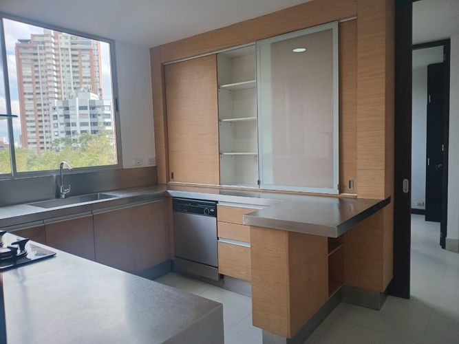 Apartamento de 3 alcobas en arriendo en El Poblado, Medellín, 220 m² · foto 9 de 20