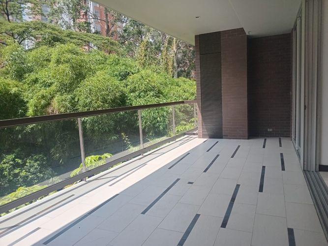Apartamento de 3 alcobas en arriendo en El Poblado, Medellín, 220 m² · foto 20 de 20