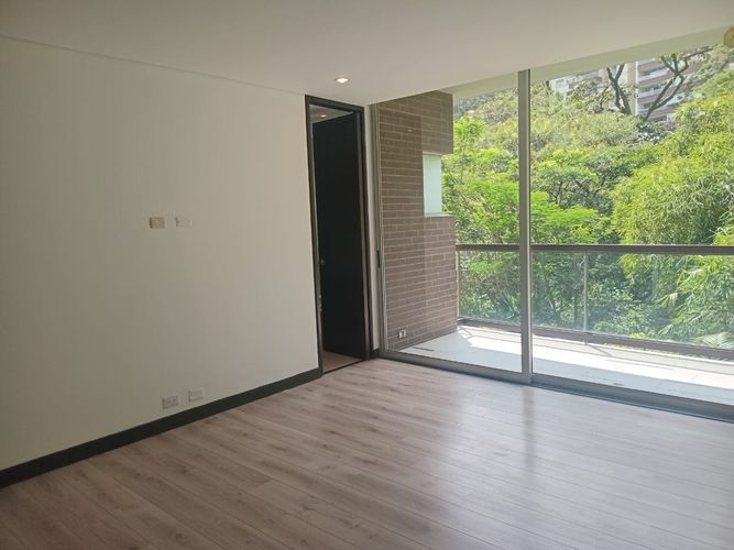 Apartamento de 3 alcobas en arriendo en El Poblado, Medellín, 220 m² · foto 15 de 20