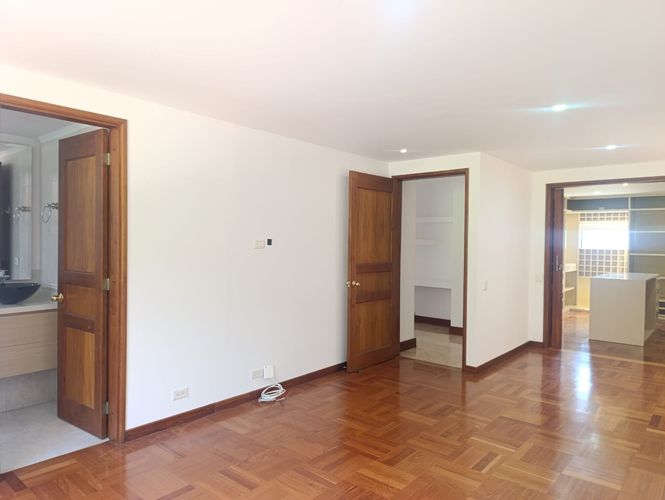 Apartamento de 3 alcobas en arriendo en El Poblado, Medellín, 250 m² · foto 16 de 19
