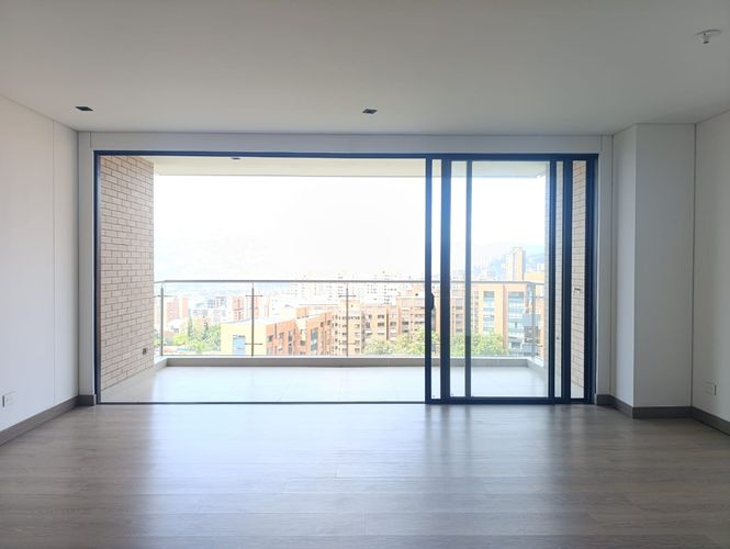 Apartamento de 2 alcobas en arriendo en El Poblado, Medellín, 105 m² · foto 3 de 20