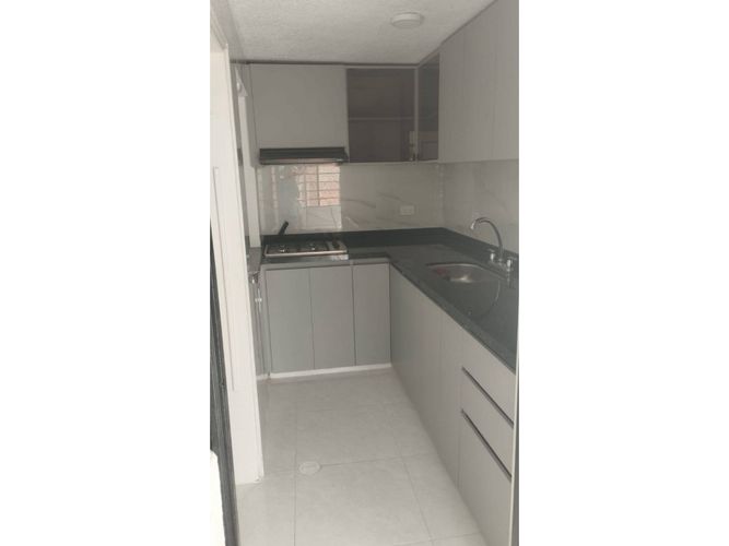 Casa de 5 alcobas en venta en La Campiña, Girón, 57 m² · foto 5 de 13