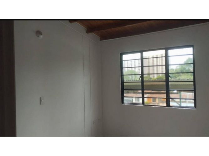Casa de 5 alcobas en venta en La Campiña, Girón, 57 m² · foto 7 de 13