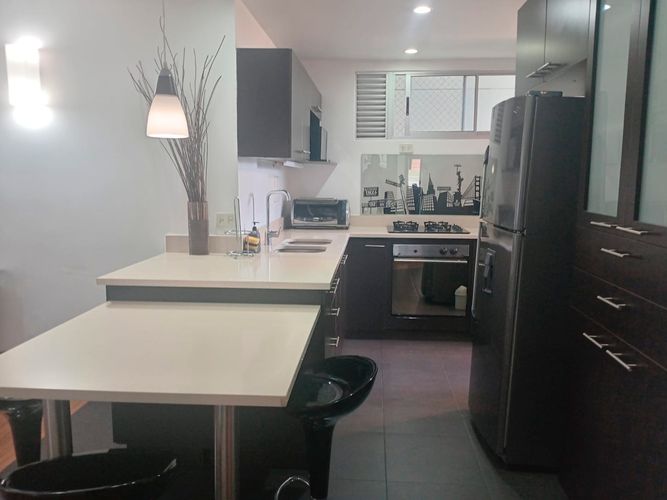 Apartamento de 2 alcobas en arriendo en El Poblado, Medellín, 89 m² · foto 7 de 15