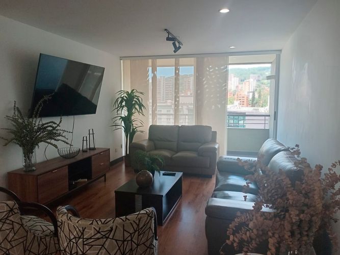 Apartamento de 2 alcobas en arriendo en El Poblado, Medellín, 89 m² · foto 2 de 15