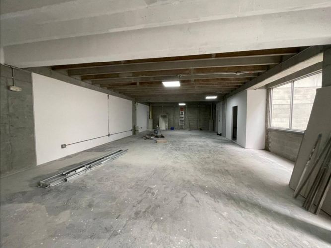 Bodega en arriendo en El Poblado, Medellín, 3000 m² · foto 3 de 12