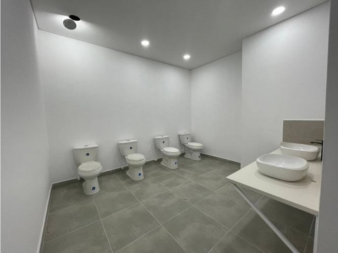 Bodega en arriendo en El Poblado, Medellín, 3000 m² · foto 8 de 12