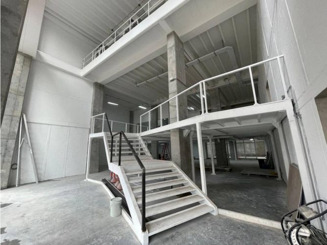 Bodega en arriendo en El Poblado, Medellín, 3000 m² · foto 9 de 12