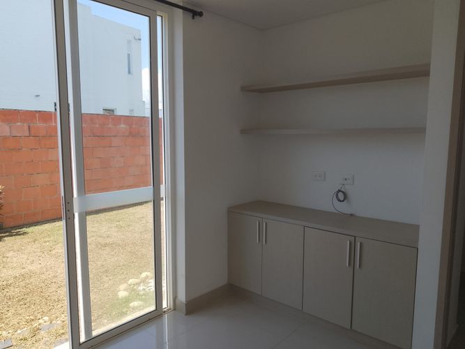 Casa de 5 alcobas en venta en El Castillo, Jamundí, 260 m² · foto 9 de 24