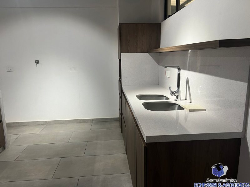 Casa de 3 alcobas en venta en La Catedral, Envigado · foto 2 de 13