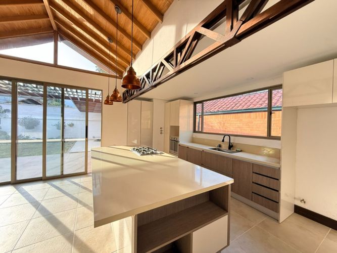Casa de 3 alcobas en venta en El Retiro, 233 m² · foto 5 de 19