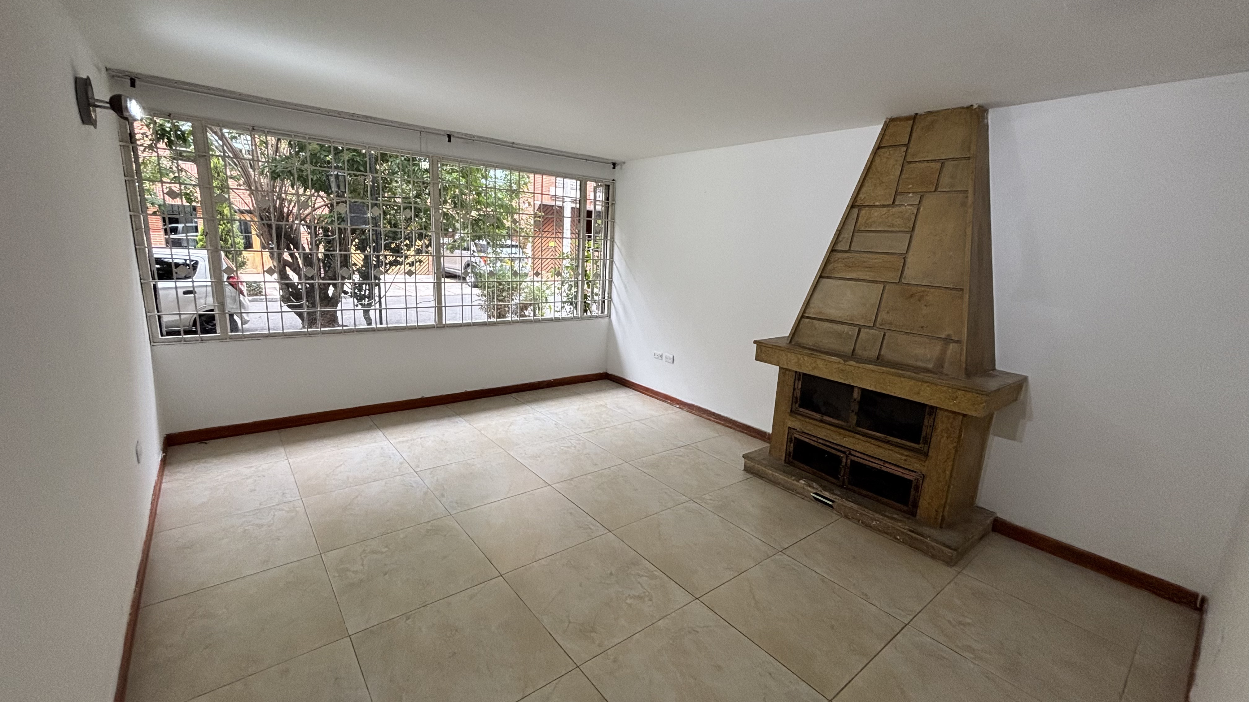 Casa en venta en El Batán, Bogotá · foto 2 de 24