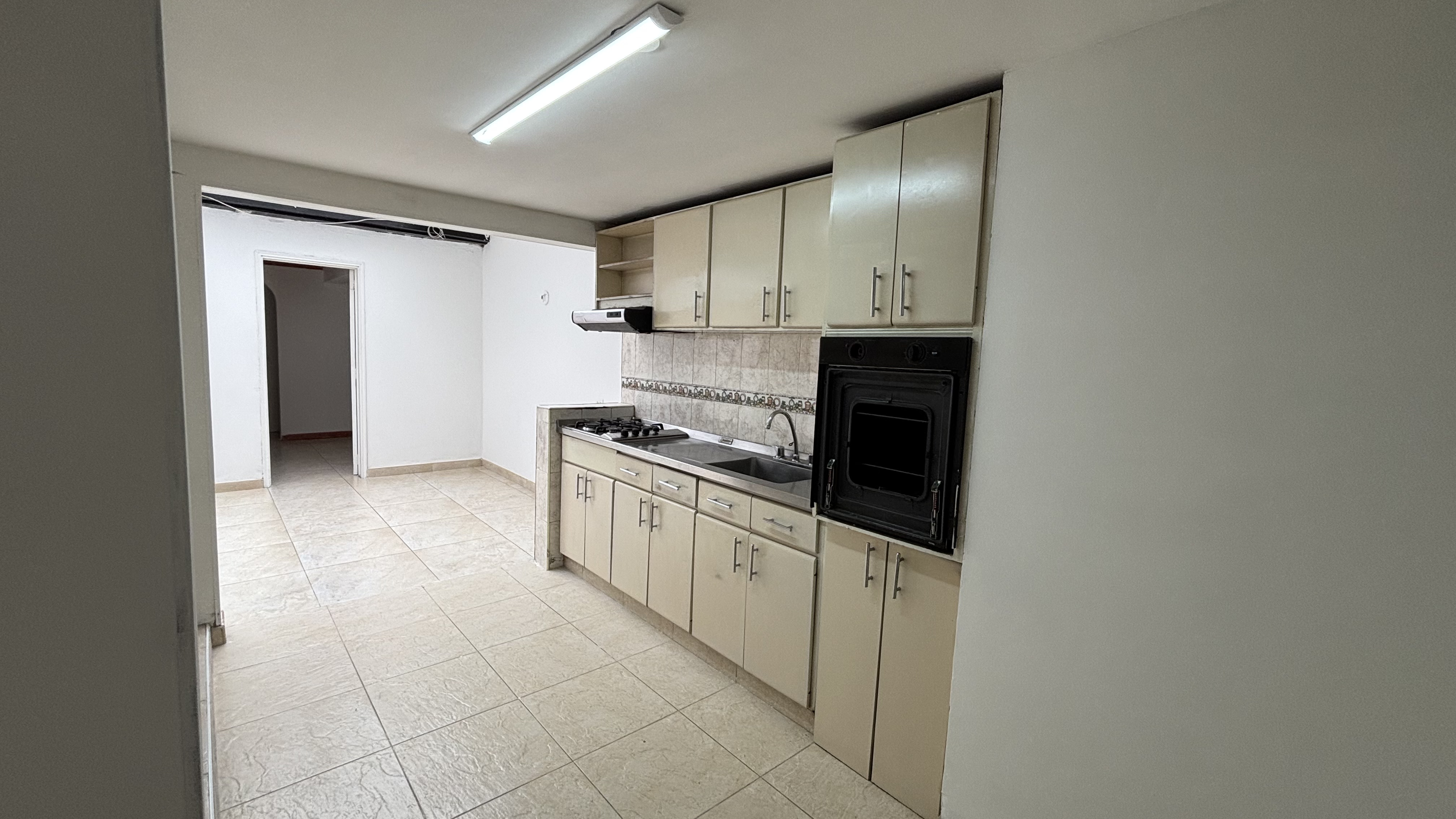 Casa en venta en El Batán, Bogotá · foto 8 de 24