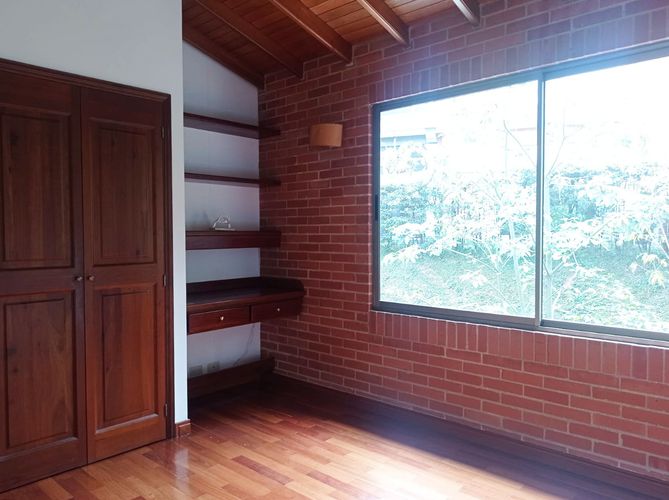 Casa de 4 alcobas en venta en El Tesoro, Medellín, 400 m² · foto 8 de 19