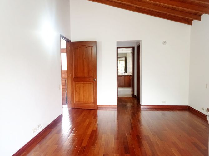 Casa de 4 alcobas en venta en El Tesoro, Medellín, 400 m² · foto 7 de 19