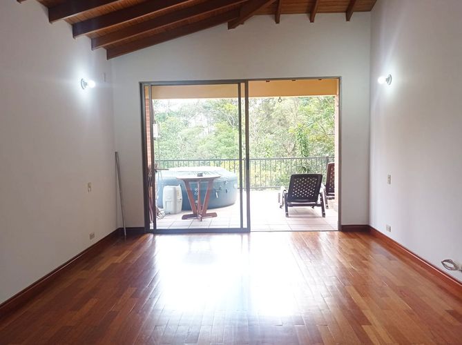 Casa de 4 alcobas en venta en El Tesoro, Medellín, 400 m² · foto 11 de 19