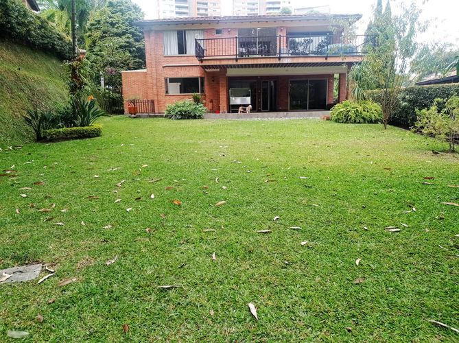 Casa de 4 alcobas en venta en El Tesoro, Medellín, 400 m² · foto 18 de 19