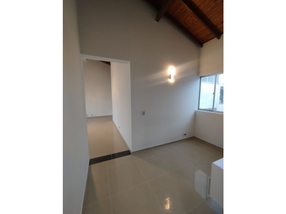 Apartamento en venta en Ciudad Jardin, Cali · foto 2 de 13