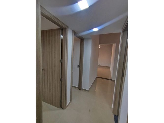 Apartamento en venta en Ciudad Jardin, Cali · foto 9 de 13
