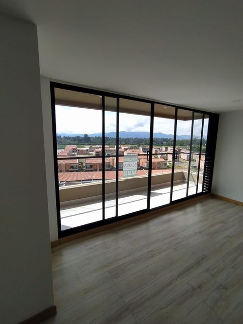 Apartamento de 2 alcobas en venta en Rionegro, 74 m² · foto 5 de 11