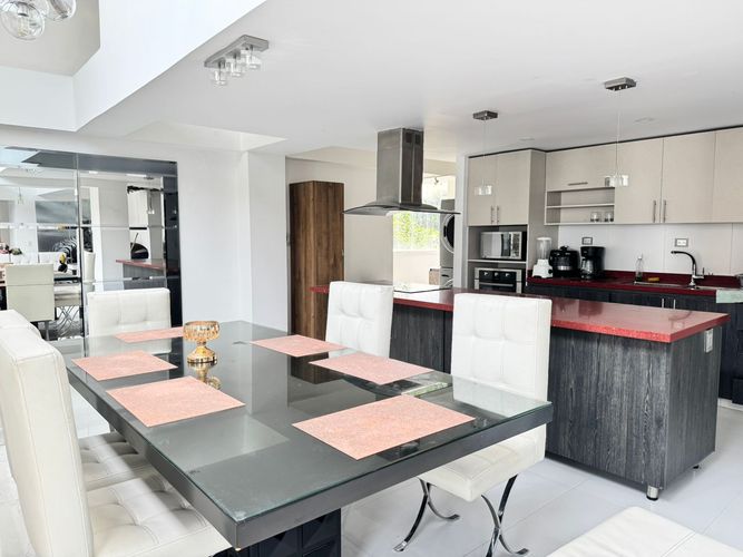 Apartamento de 5 alcobas en venta en El Poblado, Medellín, 500 m² · foto 12 de 20