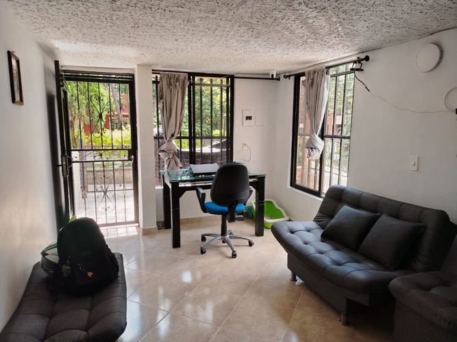 Casa de 3 alcobas en venta en Yarumito, La Estrella, 70 m² · foto 3 de 14