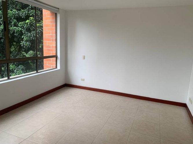 Apartamento de 3 alcobas en arriendo en La Florida, Medellín, 130 m² · foto 2 de 24