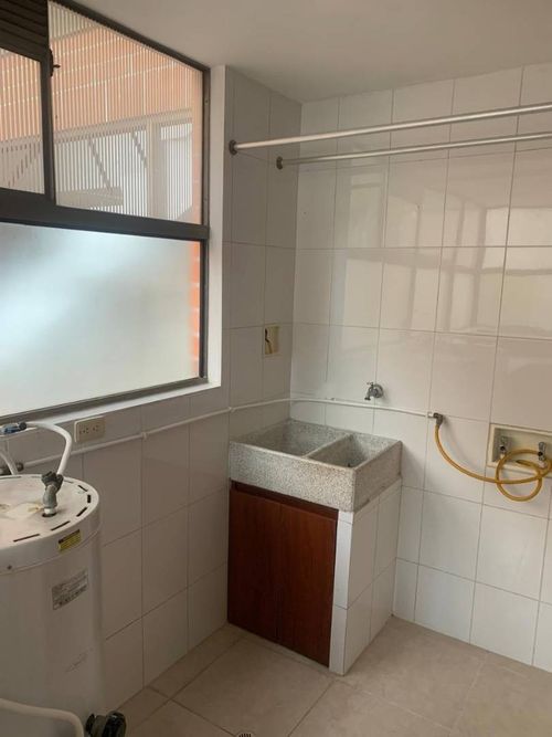 Apartamento de 3 alcobas en arriendo en La Florida, Medellín, 130 m² · foto 13 de 24