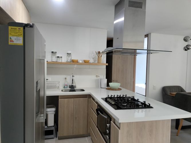 Apartamento de 3 alcobas en arriendo en El Poblado, Medellín, 78 m² · foto 5 de 18