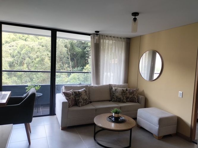 Apartamento de 3 alcobas en arriendo en El Poblado, Medellín, 78 m² · foto 3 de 18