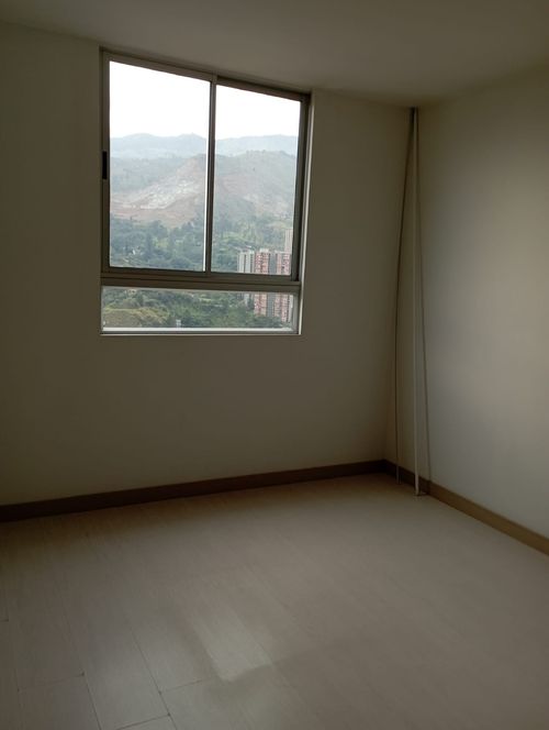 Apartamento de 3 alcobas en venta en Madera, Bello, 78 m² · foto 9 de 15