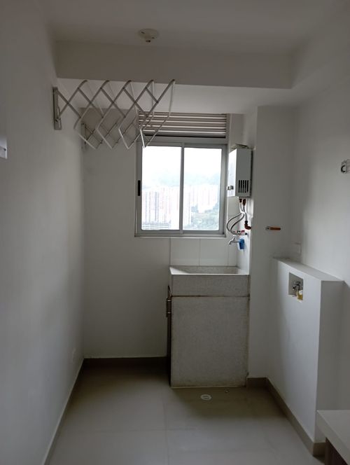 Apartamento de 3 alcobas en venta en Madera, Bello, 78 m² · foto 12 de 15